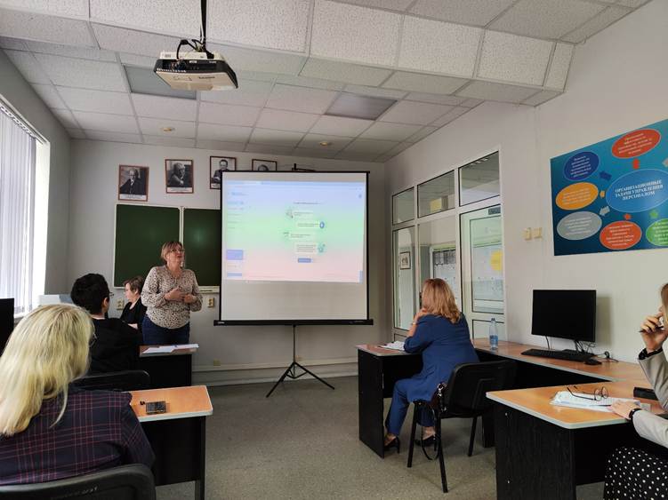 Изображение выглядит как в помещении, текст, стена, мебельКонтент, сгенерированный ИИ, может содержать ошибки.